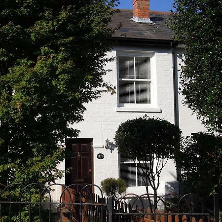 פורטסמות' Pretty Victorian Cottage מראה חיצוני תמונה